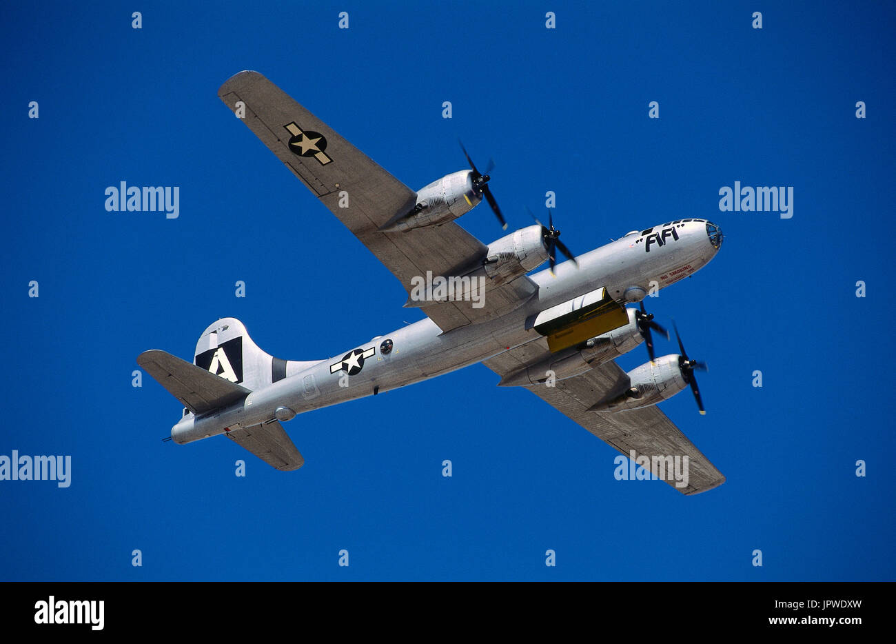 USAF Boeing b-29 Super Festung namens "FiFi" im fliegen-Display auf der Airshow 1997 Confederate Air Force Stockfoto