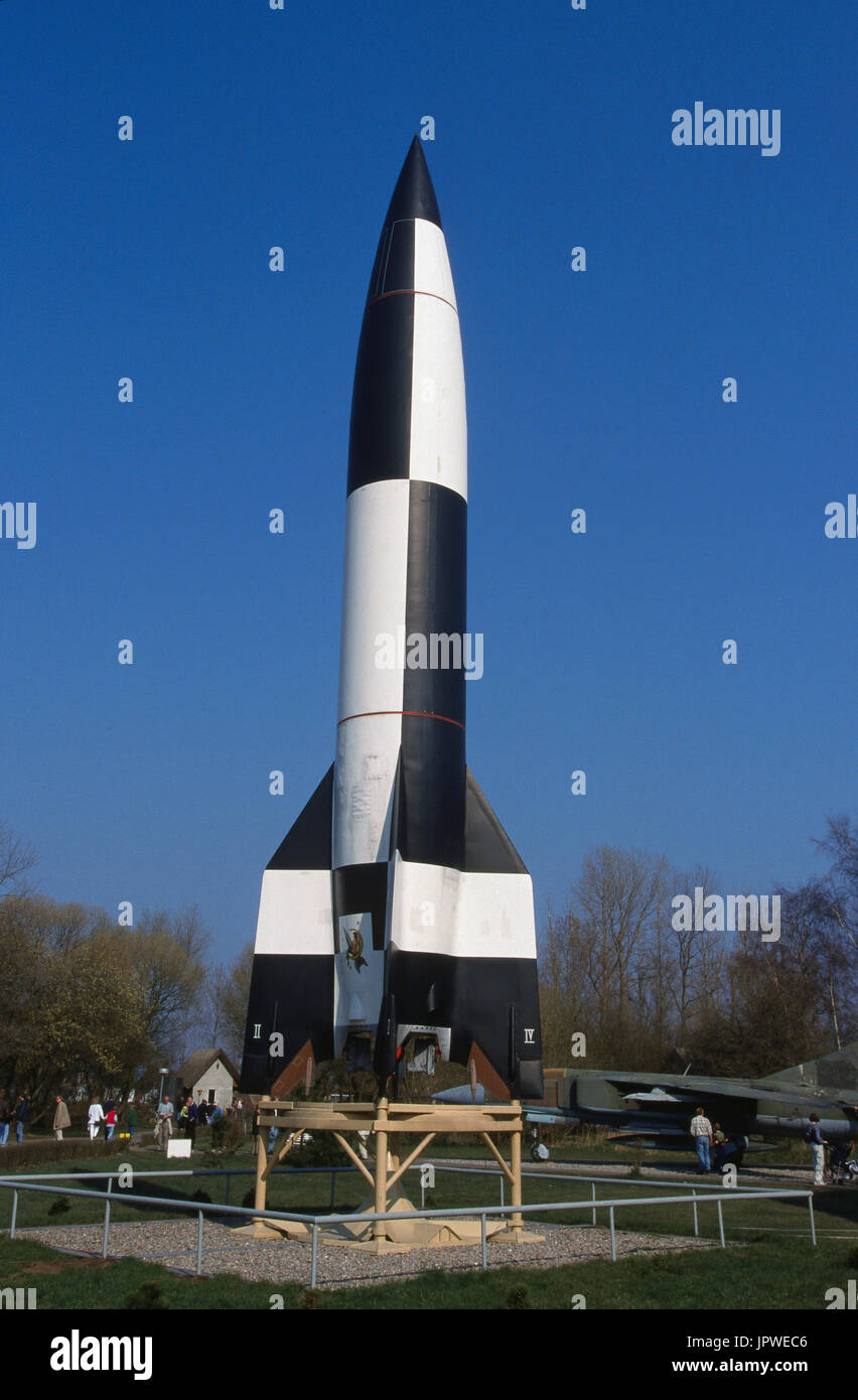 V-2 Rakete a4 auf einem Ständer im museum Stockfoto