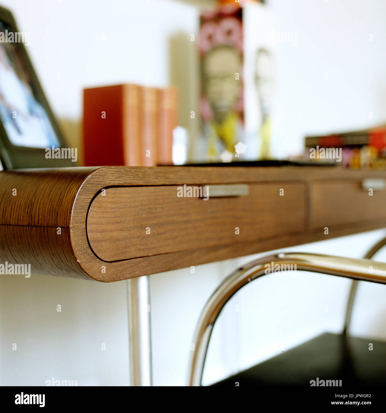 Nahaufnahme der Schreibtisch aus Holz Stockfoto