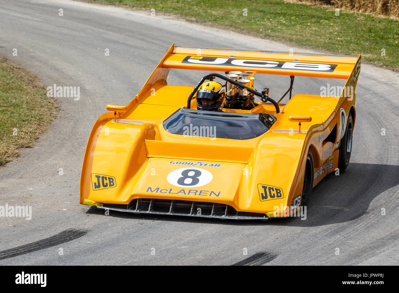 1973-McLaren Chevrolet M8F CanAm-Racer mit Fahrer Andrew Newall an 2017 Goodwood Festival of Speed, Sussex, UK. Stockfoto