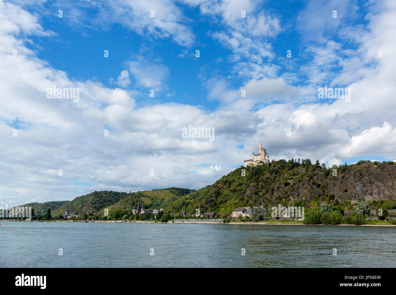 Die Marksburg Burg am Rhein angesehen von Braubach, Rheinland-Pfalz, Deutschland Stockfoto