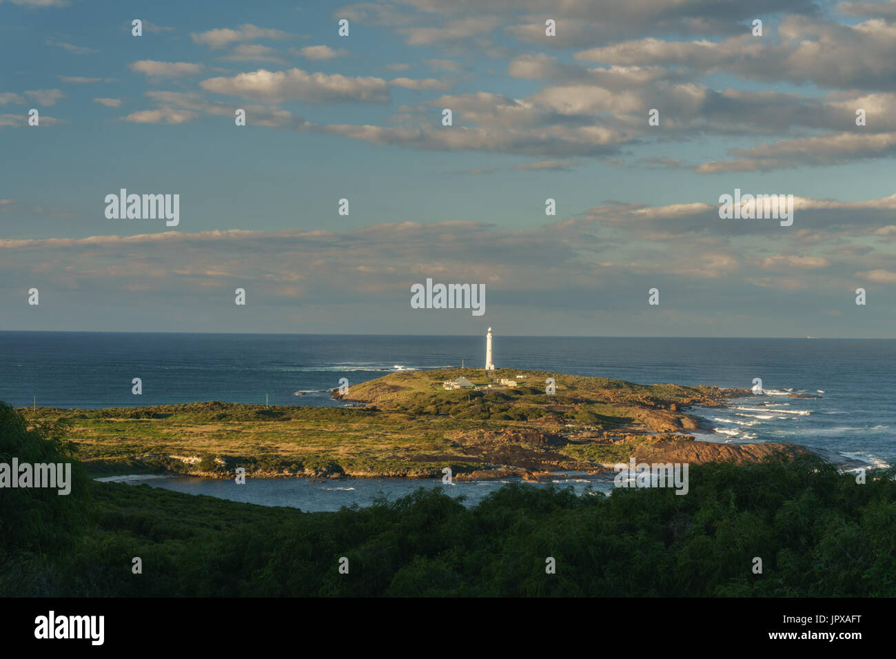 Sonnenaufgang am Cape Leeuwin Halbinsel und dem Leuchtturm von Skippy Rock Road, dem südwestlichsten Punkt von Australien Stockfoto