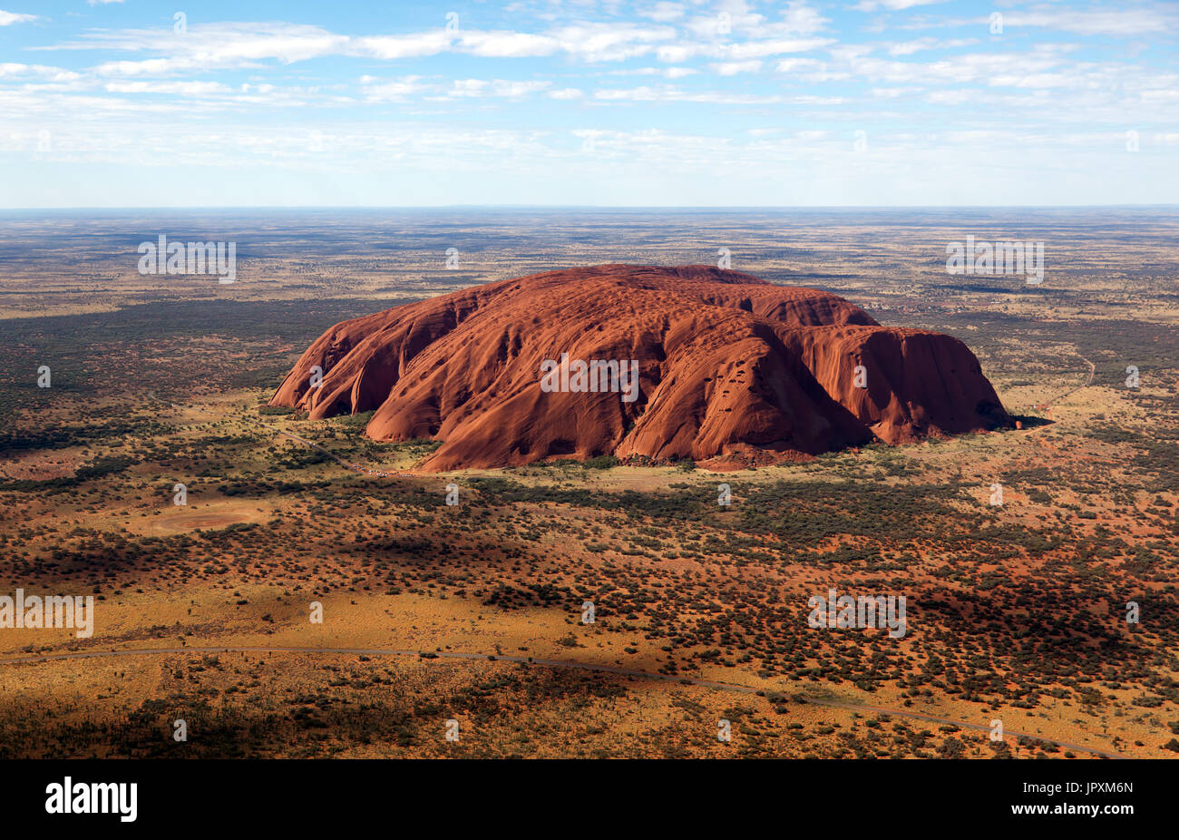 Luftaufnahme des Uluru (Ayers Rock), Uluṟu-Kata Tjuṯa National Park, Northern Territory, Australien Stockfoto