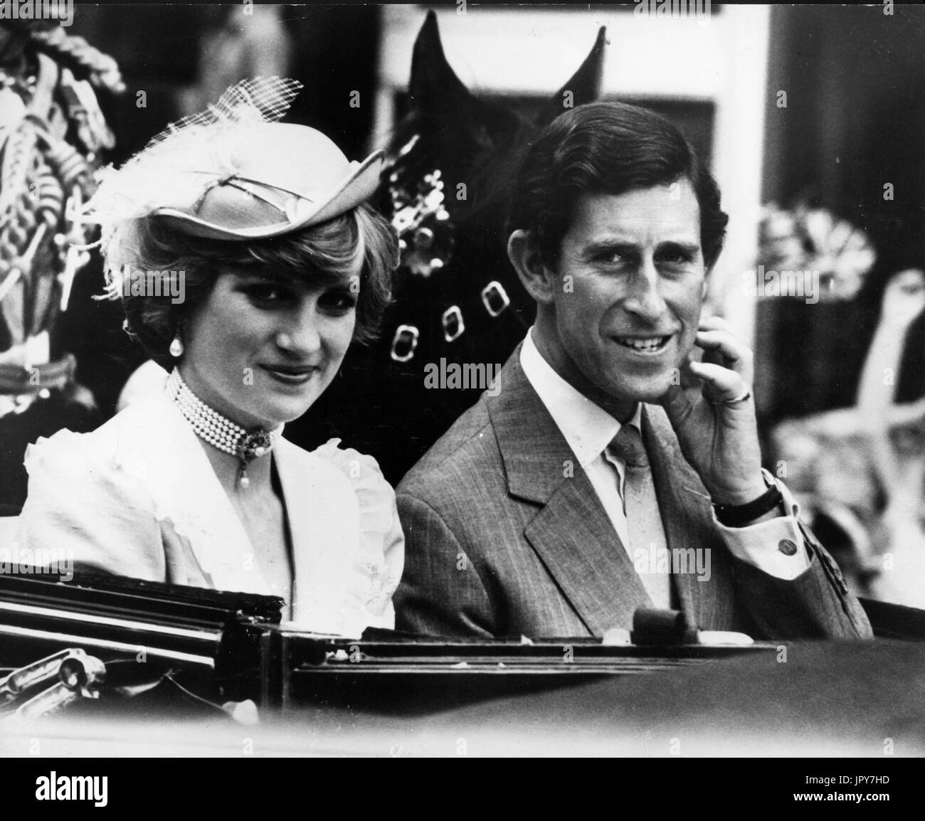 31. August 2017 feiert 20 Jahre seit Prinzessin Dianas Tod. Diana Princess of Wales starb an schweren Verletzungen in den frühen Morgenstunden des 31. August 1997 nach einem Autounfall in Paris. Im Bild: 29. Juli 1981 - London, England, Vereinigtes Königreich - Prinz CHARLES und Prinzessin DIANA dort unterwegs zum Bahnhof Waterloo zu catch the Royal Train to Broadlands für den Start ihrer Hochzeitsreise. (Kredit-Bild: © Keystone Presseagentur/Keystone USA über ZUMAPRESS.com) Stockfoto