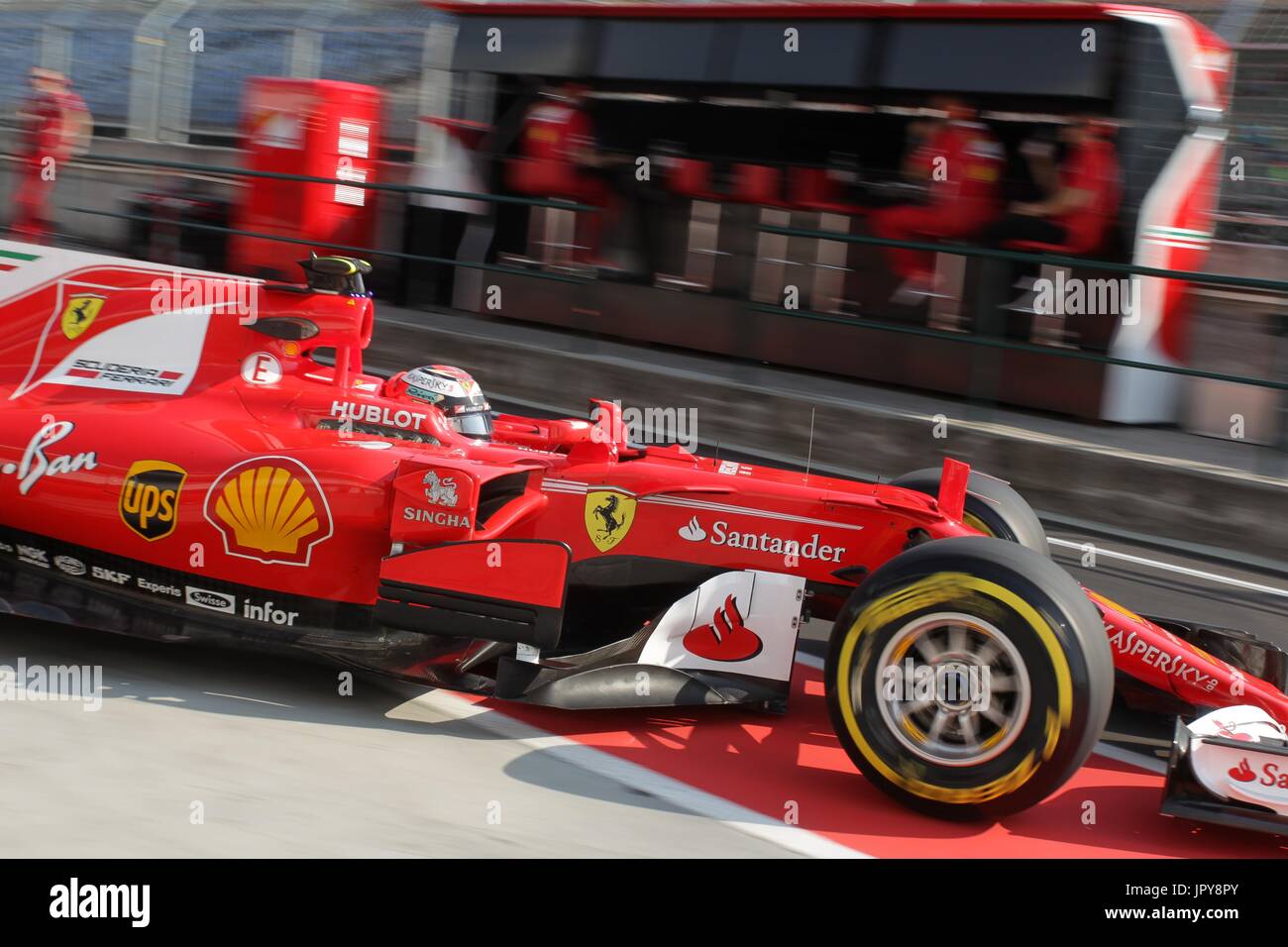 Budapest, Ungarn. 2. August 2017. Ferraris Kimi Räikkönen ist während der zweiten Formel-1 in der Saison-Test in Hungaroring, Budapest, Ungarn, auf 2. August 2017 gesehen. Bildnachweis: Csaba Domotor/Xinhua/Alamy Live-Nachrichten Stockfoto