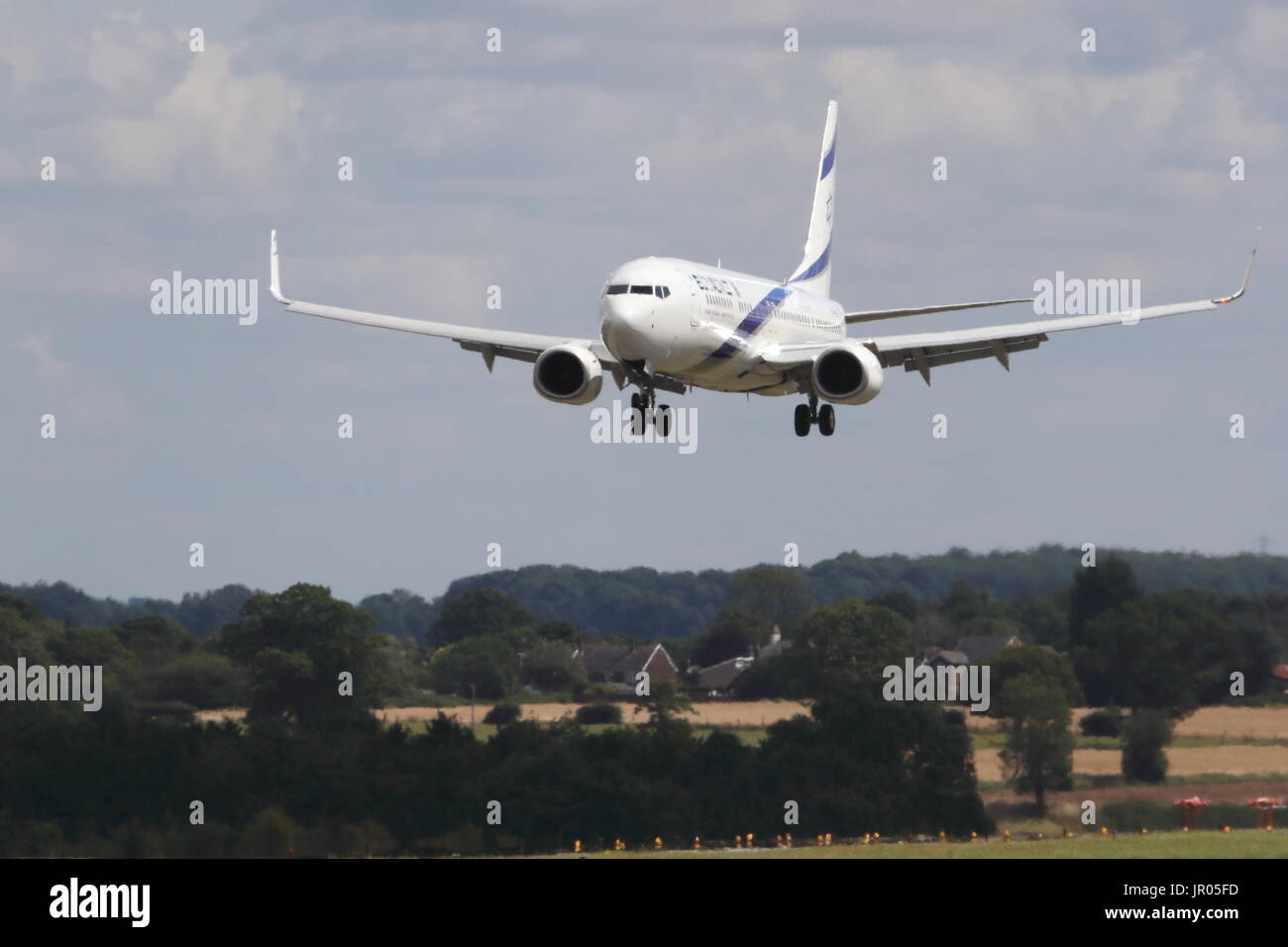 EL AL Boeing 737-900 4 X-EHH landet auf dem Flughafen London Luton, UK Stockfoto