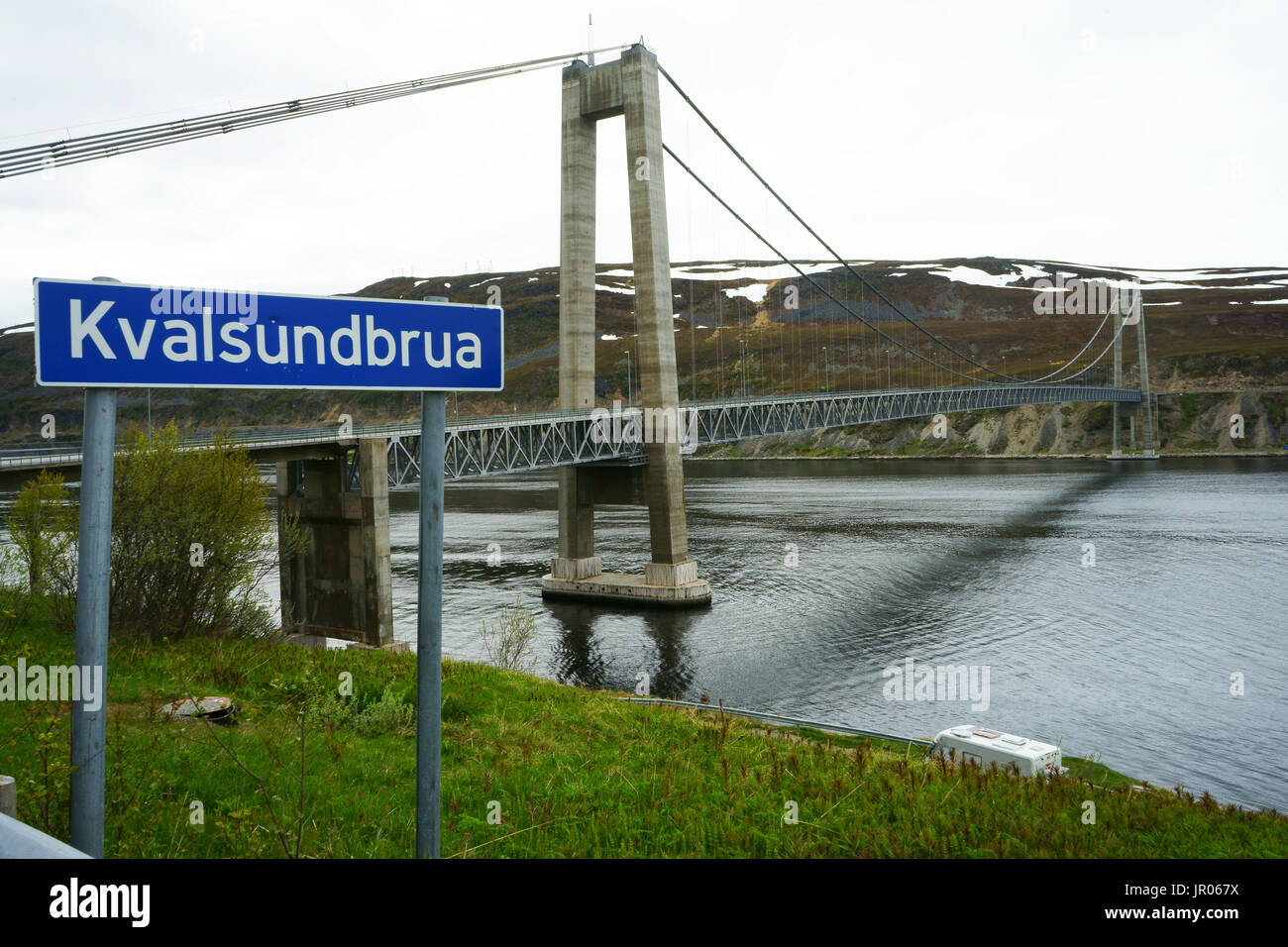 Kvalsundbridge, Kvalsundbrua, was zu Kvaloya Insel, Finnmark, Norwegen Stockfoto
