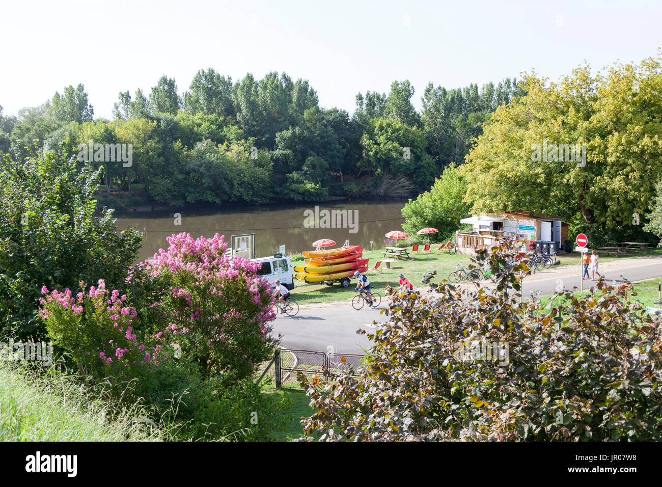 Die Mini nautischen Sport und Freizeit-Park am Fluss Adour, bei Josse (Frankreich). Es bietet die Möglichkeit, Kanu- und Bootfahren zu praktizieren. Stockfoto