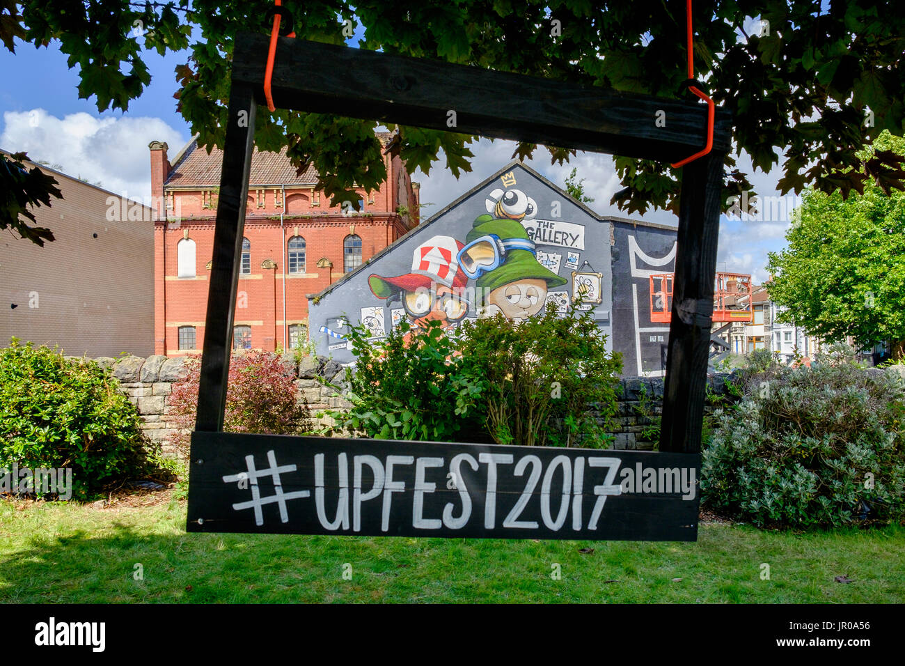 Kunstwerk malte in Bristol für die Upfest 2017 Festival, Europas größtes Street Art & Graffiti Festival ist auf den Straßen von Bristol abgebildet. Stockfoto