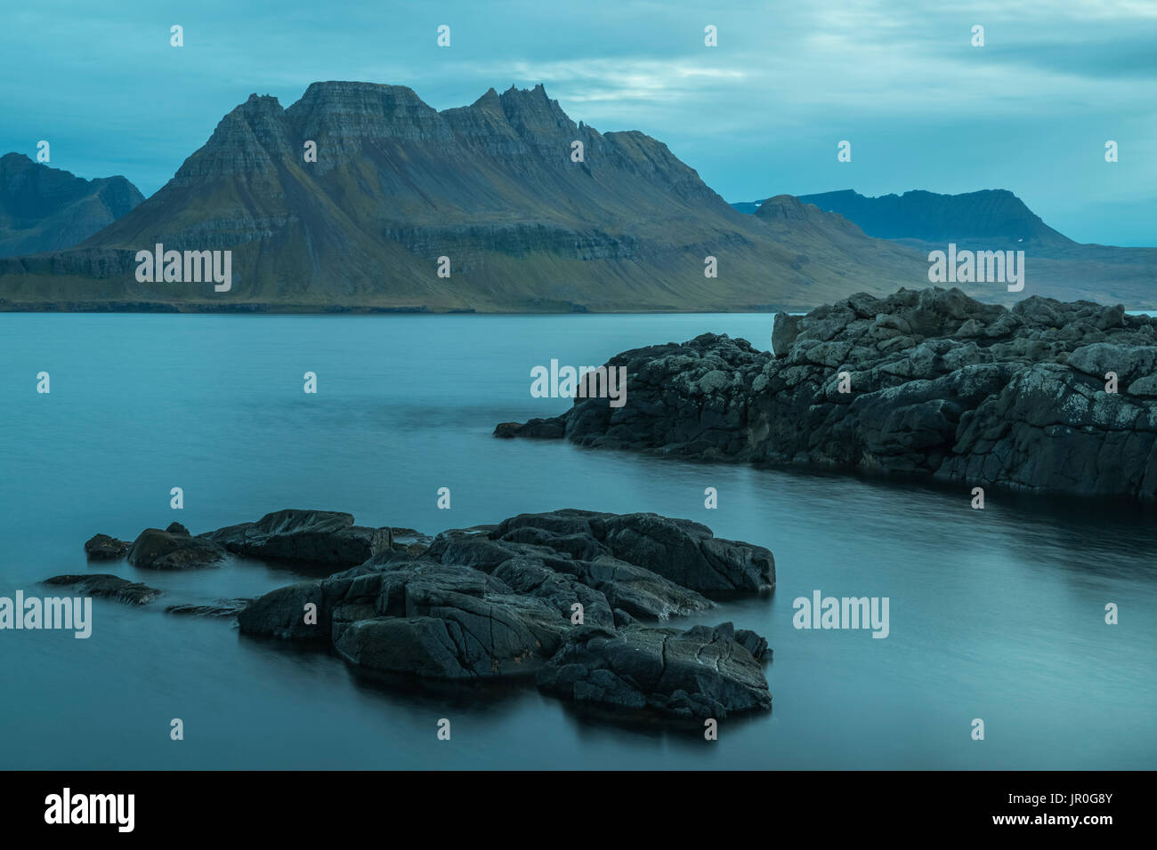 Die Strandir Küste in der Dämmerung; Westfjorde, Island Stockfoto