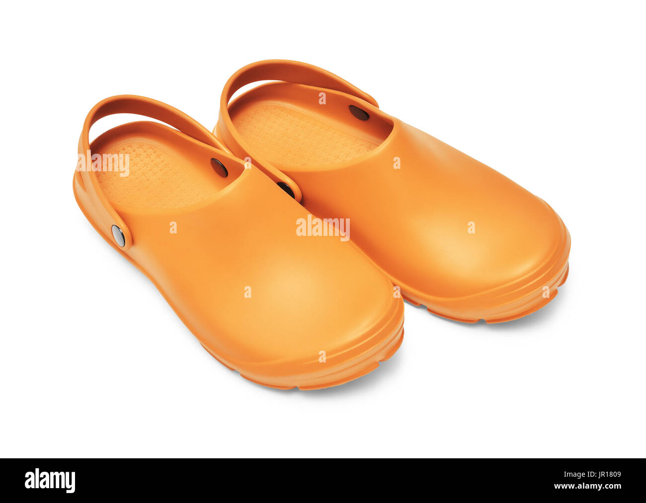 Crocs Schuhe. Ein paar Orange clogs isolierten auf weißen Hintergrund w / Pfad Stockfoto