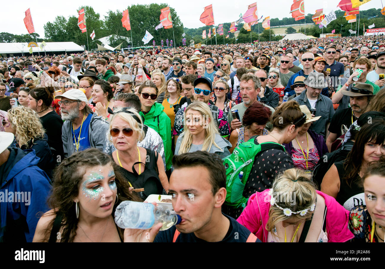 Große Massen an Glastonbury Festival in Großbritannien Stockfoto