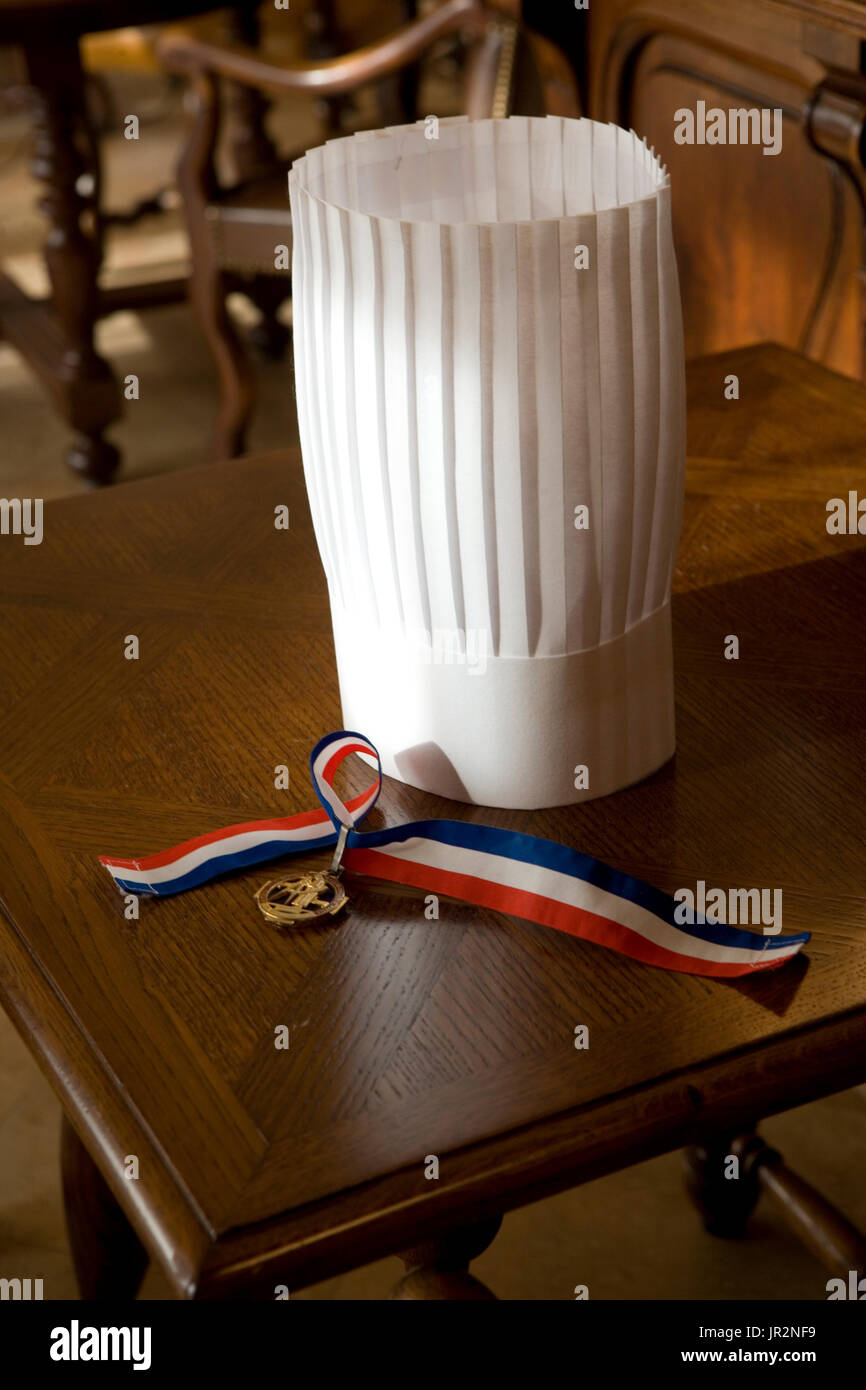 Europa/Frankreich/Rhône-Alpes/Lyon/Collonges-au-Mont d ' or/Restaurant Paul Bocuse. Der Koch Hut und das Band der besten Arbeiter von Frankreich Stockfoto