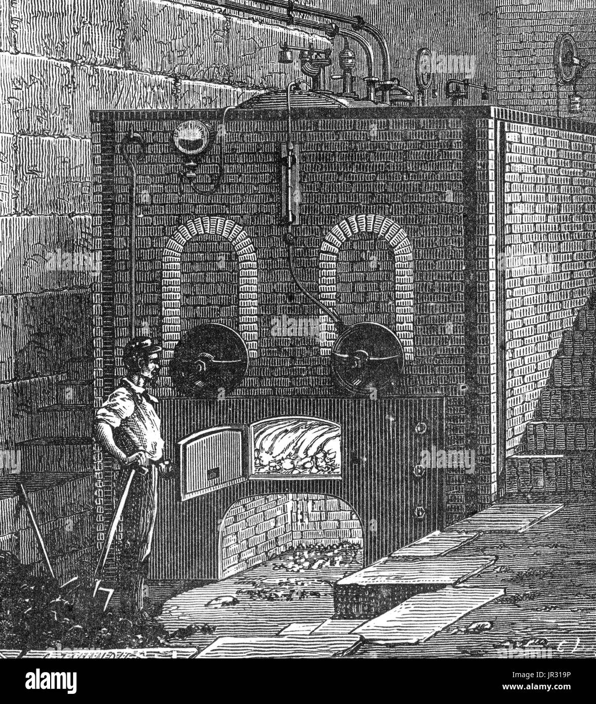 Außenansicht des Kessels einer Dampfmaschine. Die erste aufgezeichnete rudimentäre Dampfmaschine war der Aeolipile von Heron von Alexandria im 1. Jahrhundert n. Chr. beschrieben. Ab dem 12. Jahrhundert, wurden eine Anzahl von Dampf betriebene Geräte experimentiert oder vorgeschlagen. 1712 wurde Newcomens atmosphärischen Motor der erste kommerziell erfolgreiche Motor mit dem Prinzip der Kolben und Zylinder, die die grundlegende Art Dampfmaschine bis ins frühe 20. Jahrhundert verwendet wurde. Während der industriellen Revolution, Dampfmaschinen begann, Wasser-und Windkraft zu ersetzen, und schließlich wurde die Stockfoto