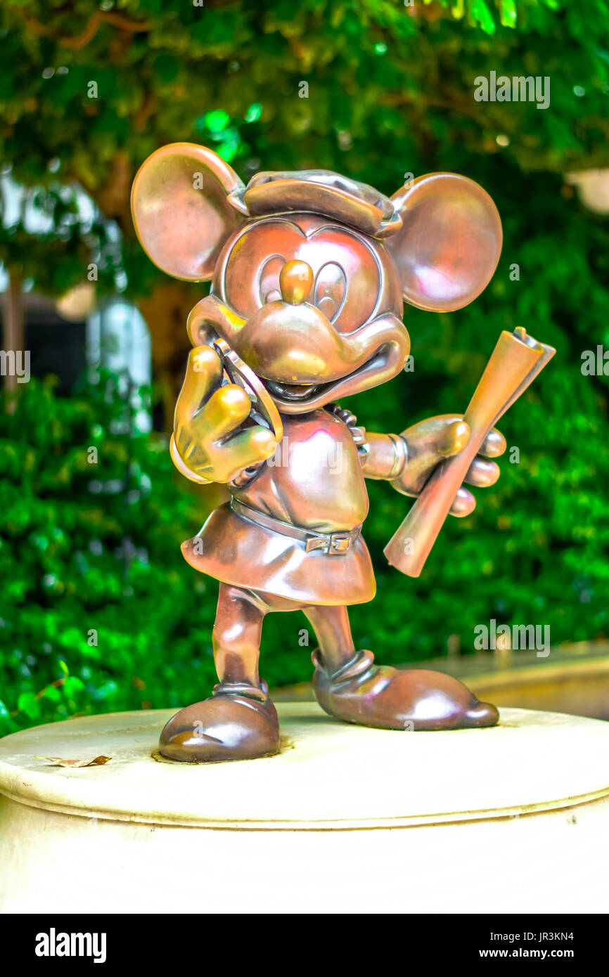 CHIBA, JAPAN: Mickey Mouse Figur Statue im Tokyo Disney Resort, Urayasu, Japan eingerichtet Stockfoto