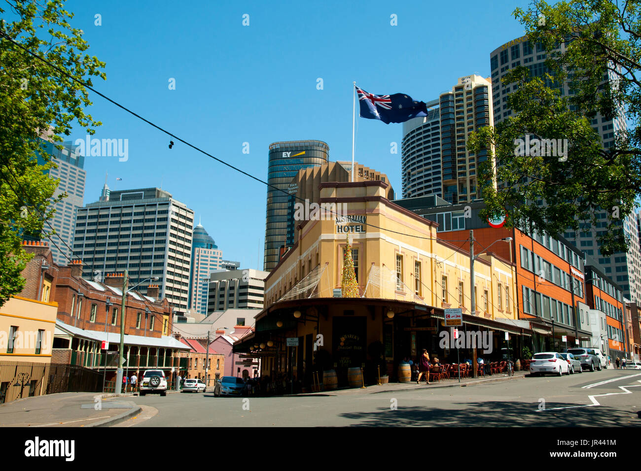 SYDNEY, Australien - 12. Dezember 2016: The Australian Heritage Hotel befindet sich an der Ecke von Gloucester St & Cumberland St im Stadtteil "The Rocks" Stockfoto