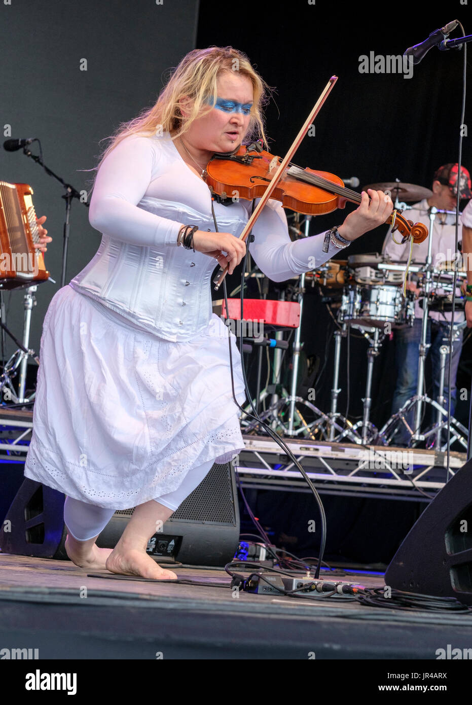 Eliza Carthy und die eigensinnige Band an WOMAD Festival, Charlton Park, Malmesbury, Wiltshire, England, 30. Juli 2017 Stockfoto