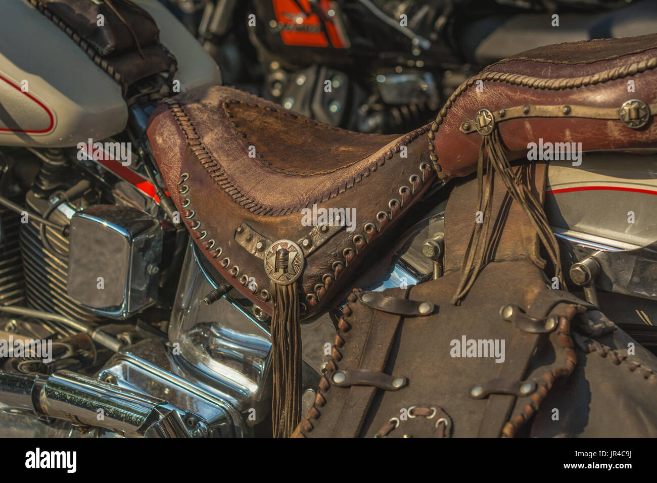 Eine typische Biker Ledertasche. Motorrad-Zubehör. Vintage-Effektfilter  Stockfotografie - Alamy