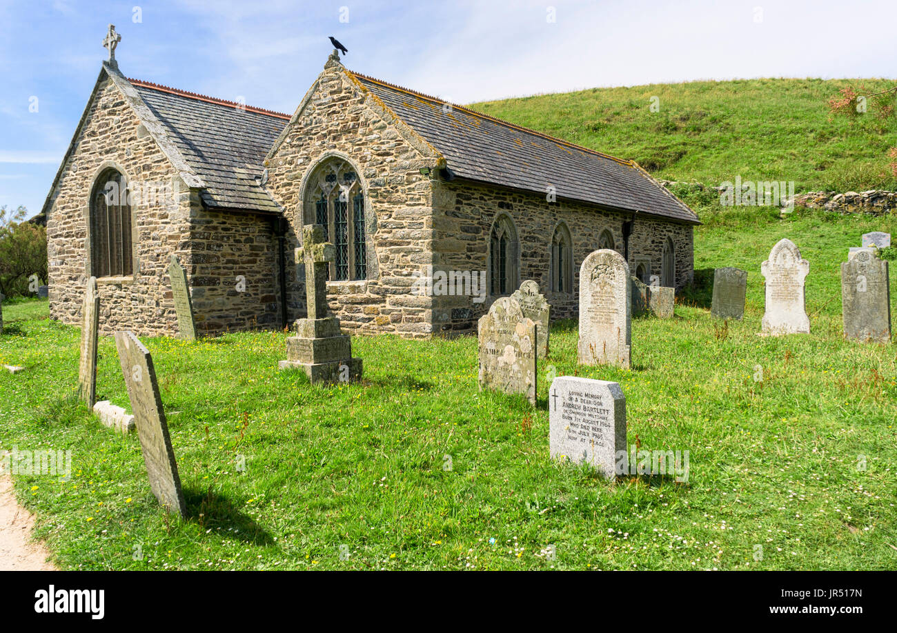 Old English Church, UK at Gunwalloe, Church of St Winwaloe, Lizard Peninsula, Cornwall - normannische Architektur Stockfoto