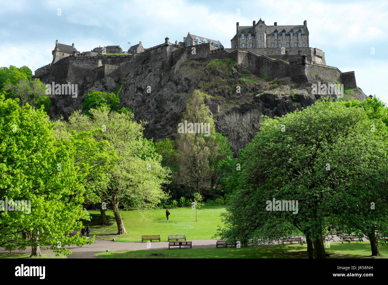 Blick auf die Burg von Edinburgh, Princes Street Gardens, Edinburgh, Schottland, Vereinigtes Königreich Stockfoto