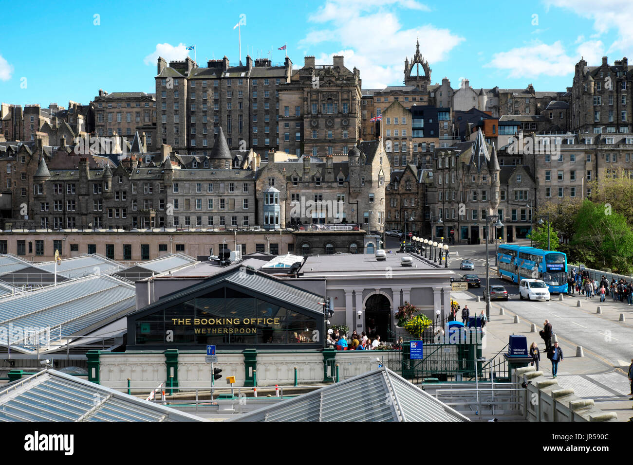 Altstadt, an der Vorderseite der Bahnhof, Edinburgh, Schottland, Vereinigtes Königreich Stockfoto