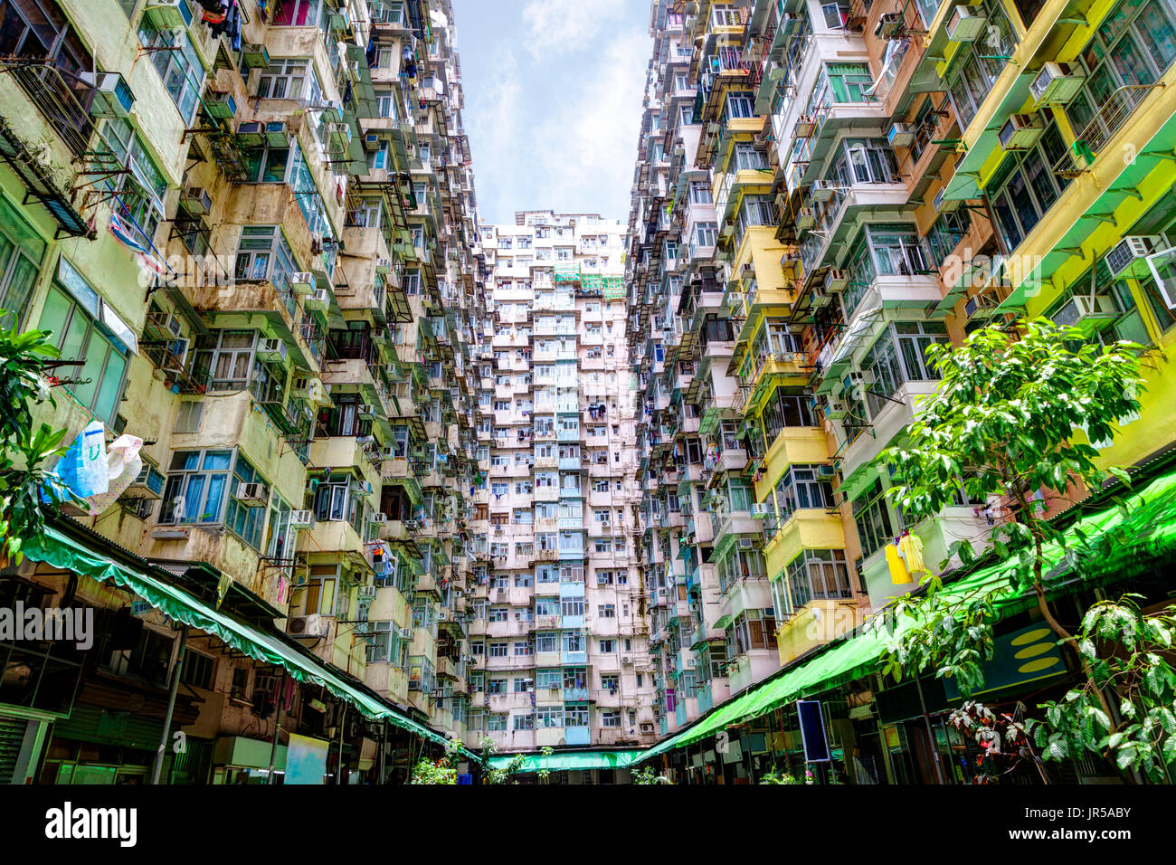 Überfüllte Gehäuse in Hong Kong alten Wohn-Viertel der Steinbruch Bucht. Mit einer Bevölkerung von mehr als 7 Millionen ist Hong Kong eines der am dichtesten Stockfoto