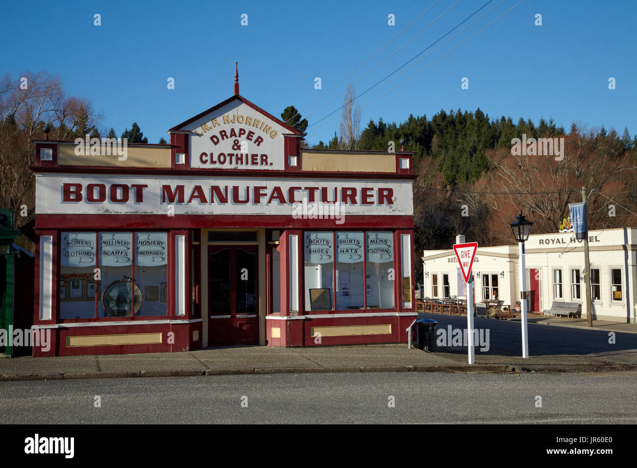 Historische I.N.P. Hjørring, Draper & Clothier, Boot Hersteller Shop (heute Naseby Museum), Naseby, Maniototo, Central Otago, Südinsel, Neuseeland Stockfoto