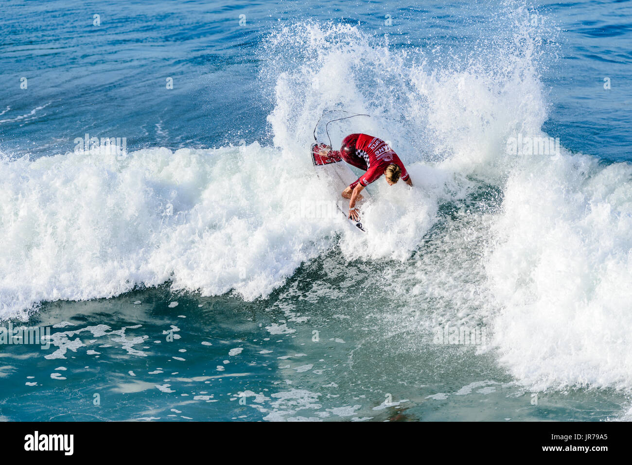 Huntington Beach, USA. 03. August 2017. Surfer konkurrieren auf dem 2017 VANS US Open des Surfens. Credit: Benjamin Ginsberg/Alamy Leben Nachrichten. Stockfoto