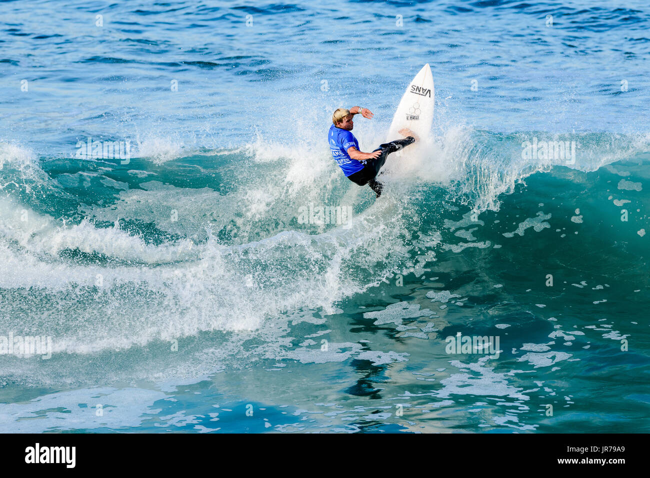 Huntington Beach, FL, USA. 3. August 2017. Tanner Gudauskas (USA) tritt bei den 2017 VANS uns Open of Surfing. Bildnachweis: Benjamin Ginsberg/Alamy Live-Nachrichten. Stockfoto