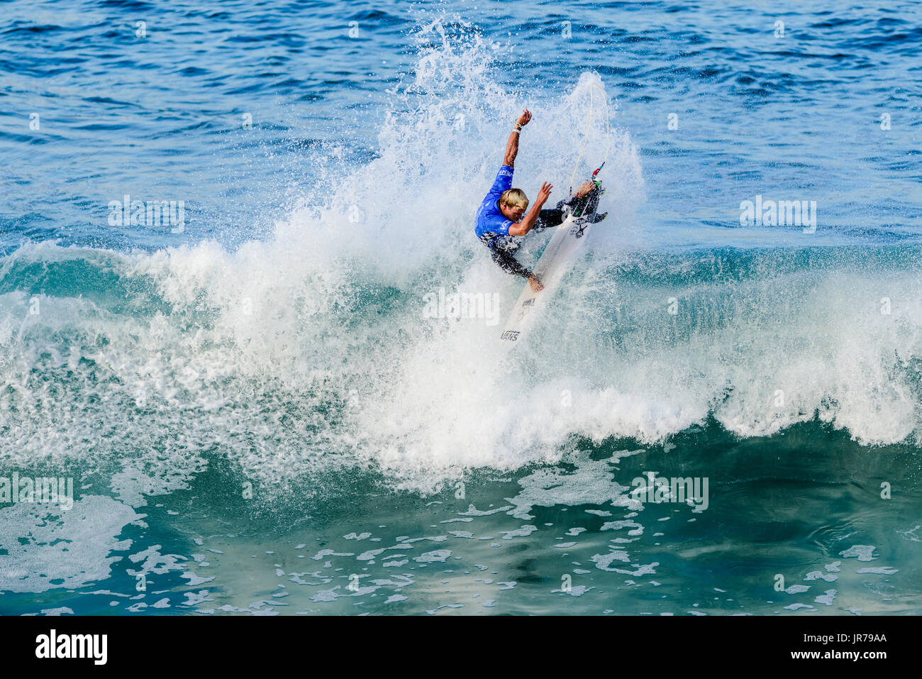 Huntington Beach, FL, USA. 3. August 2017. Tanner Gudauskas (USA) gewinnt seine Runde 2 Wärme an den 2017 VANS uns Open of Surfing. Bildnachweis: Benjamin Ginsberg/Alamy Live-Nachrichten. Stockfoto