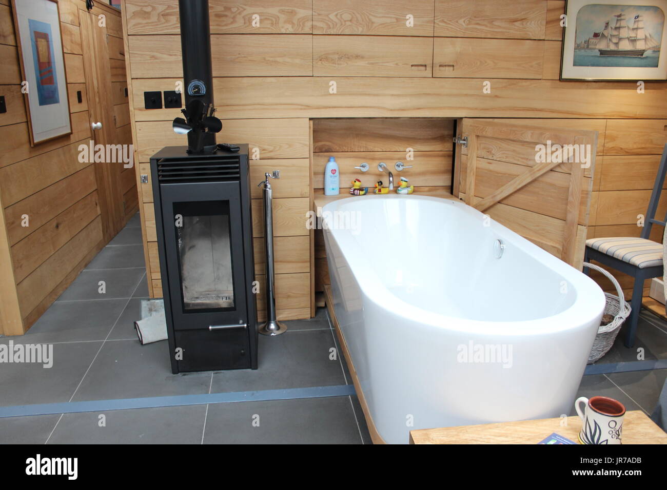 London Uk 19 April 2017 Die Badewanne Im Charles Mclaren Haus