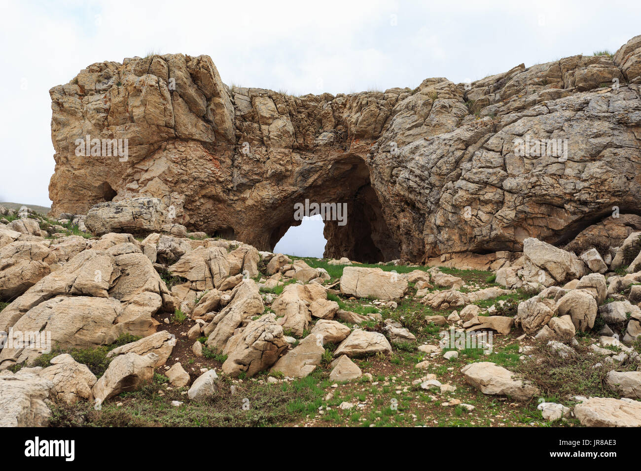 Horizontale Closeup Schuss Rock mit Bogen drin Stockfoto