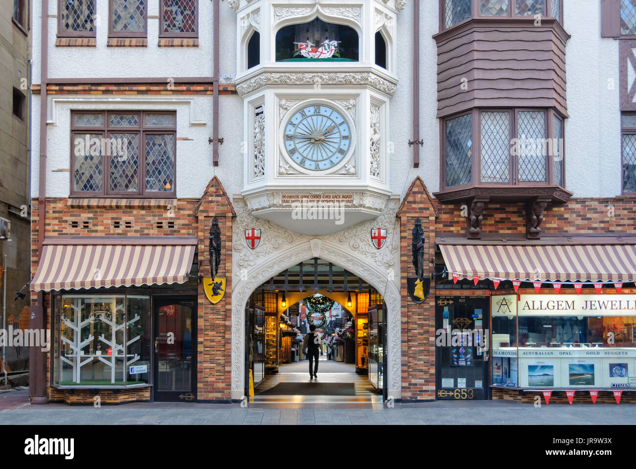 Hay Street Eingang des Londoner Gerichts Einkaufspassage - Perth, WA, Australien Stockfoto