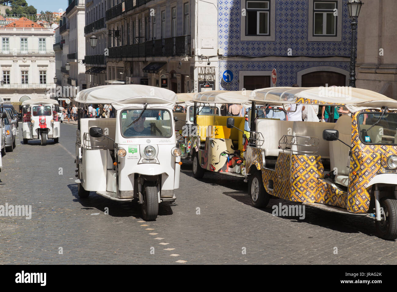 Elektrischen Tuk Tuks in Lissabon Portugal Stockfoto