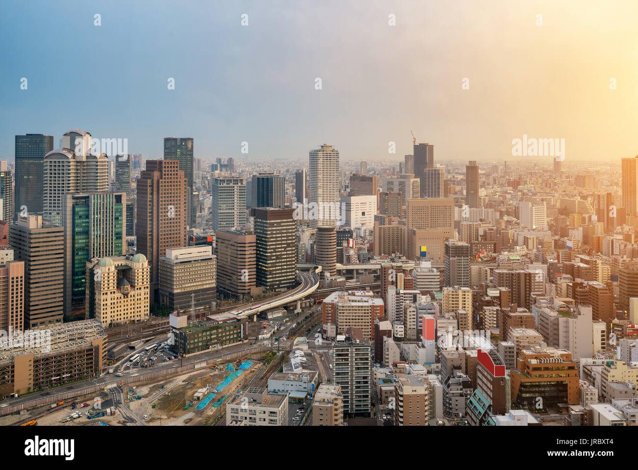Blick auf die Stadt Osaka Umeda Sky Building in der Stadt Osaka, Japan. Stockfoto