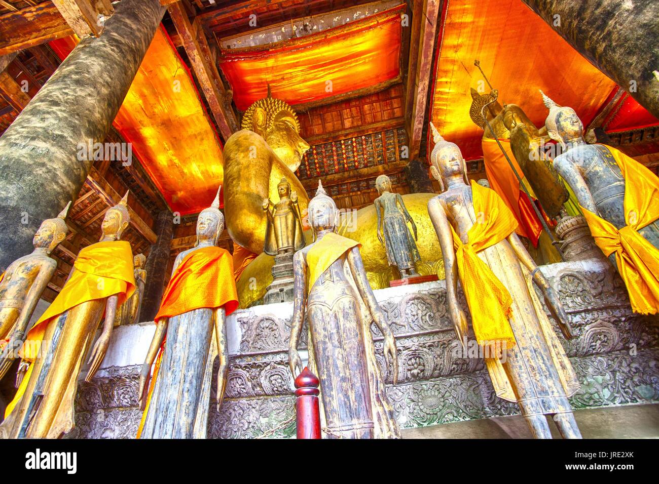 Buddha Statuen im Inneren, Laos Stockfoto