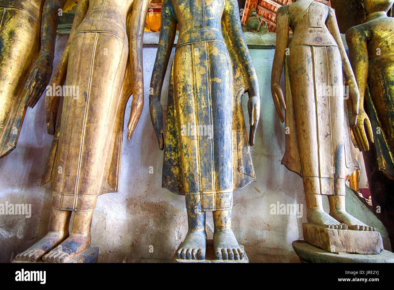 Buddha Statuen im Inneren, Laos Stockfoto