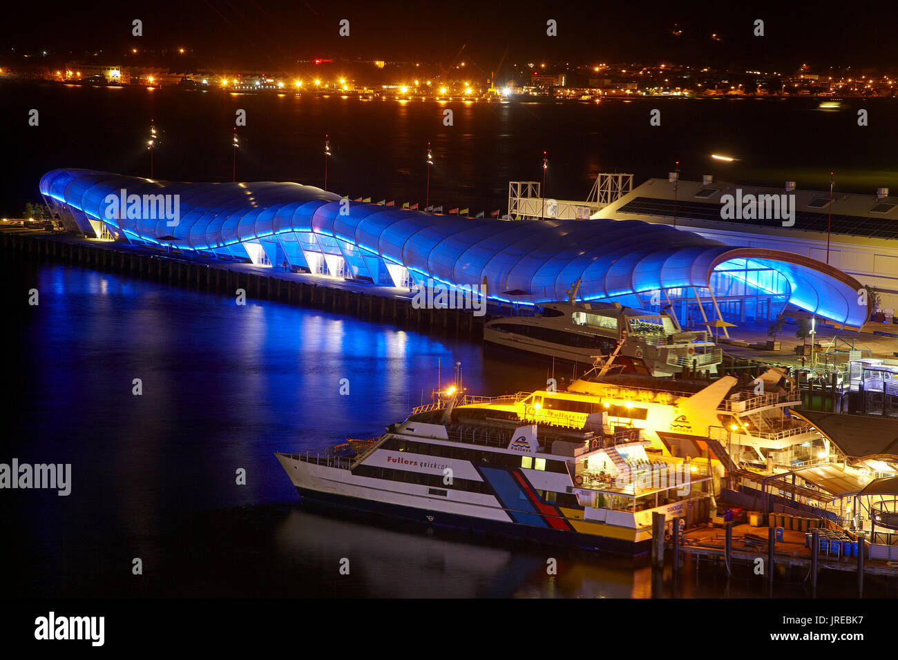 Bunte Beleuchtung auf "The Cloud"-Veranstaltungen, Gebäude, Queens Wharf, Auckland, Nordinsel, Neuseeland Stockfoto