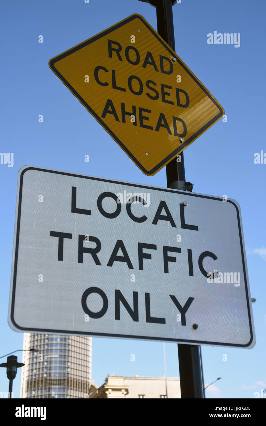 Brisbane, Australien: "Road Closed" und "lokalen Verkehr nur' Zeichen in der William Street. Stockfoto