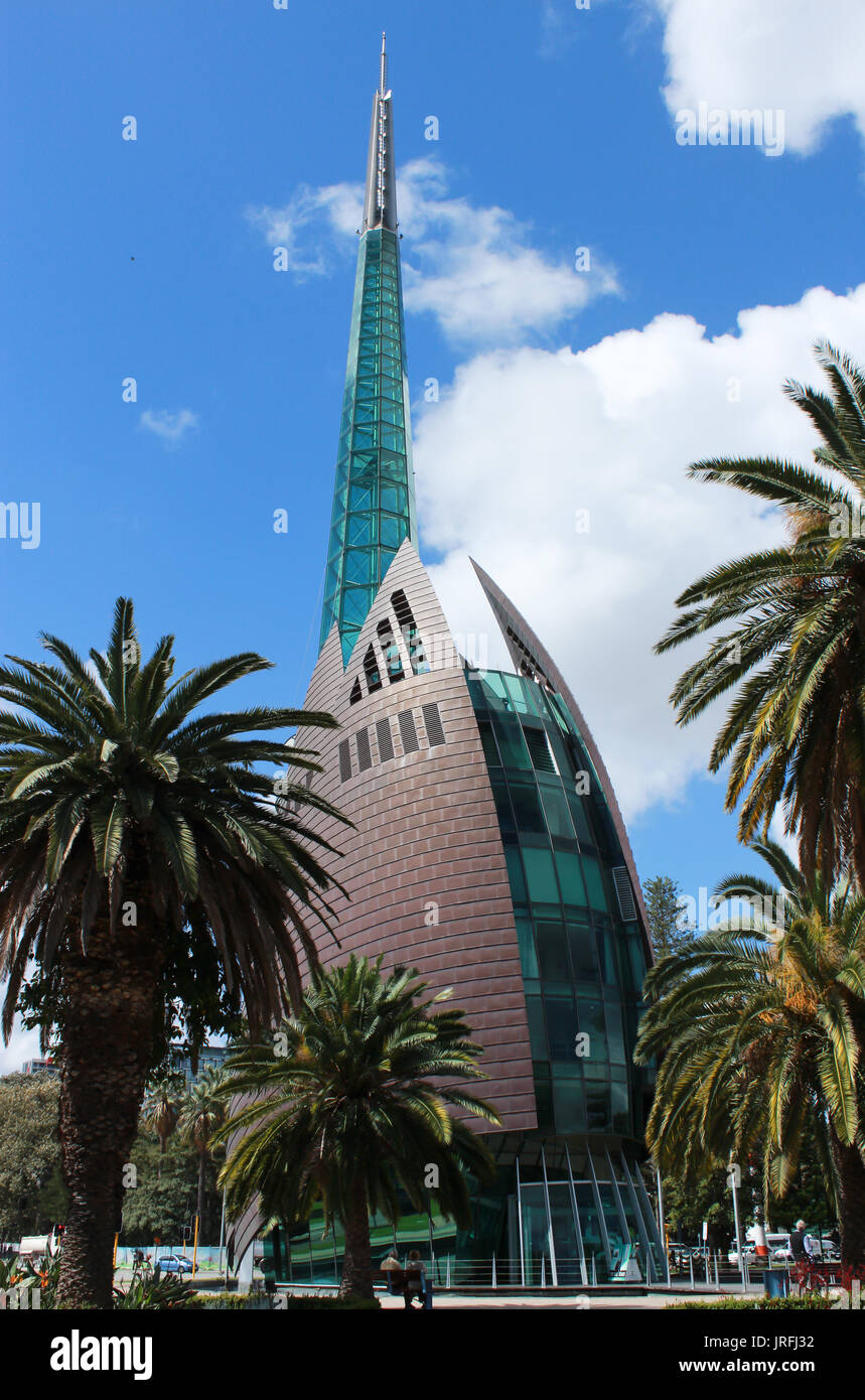 Swan Bell Tower Perth Western Australia gegen den blauen Himmel Stockfoto