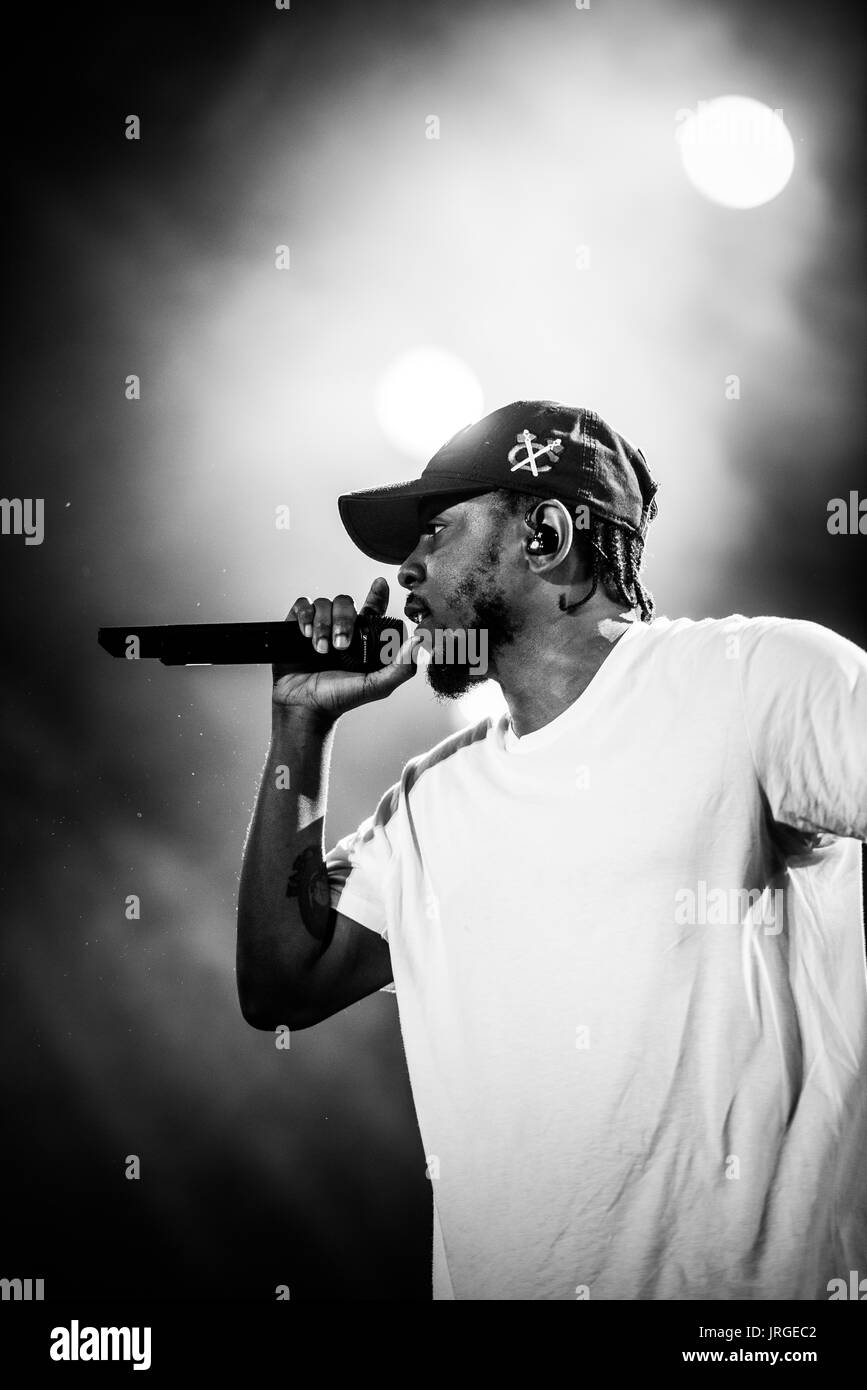 Kendrick Lamar bei einem Musikfestival in British Columbia Kanada in Schwarz und Weiß. Stockfoto