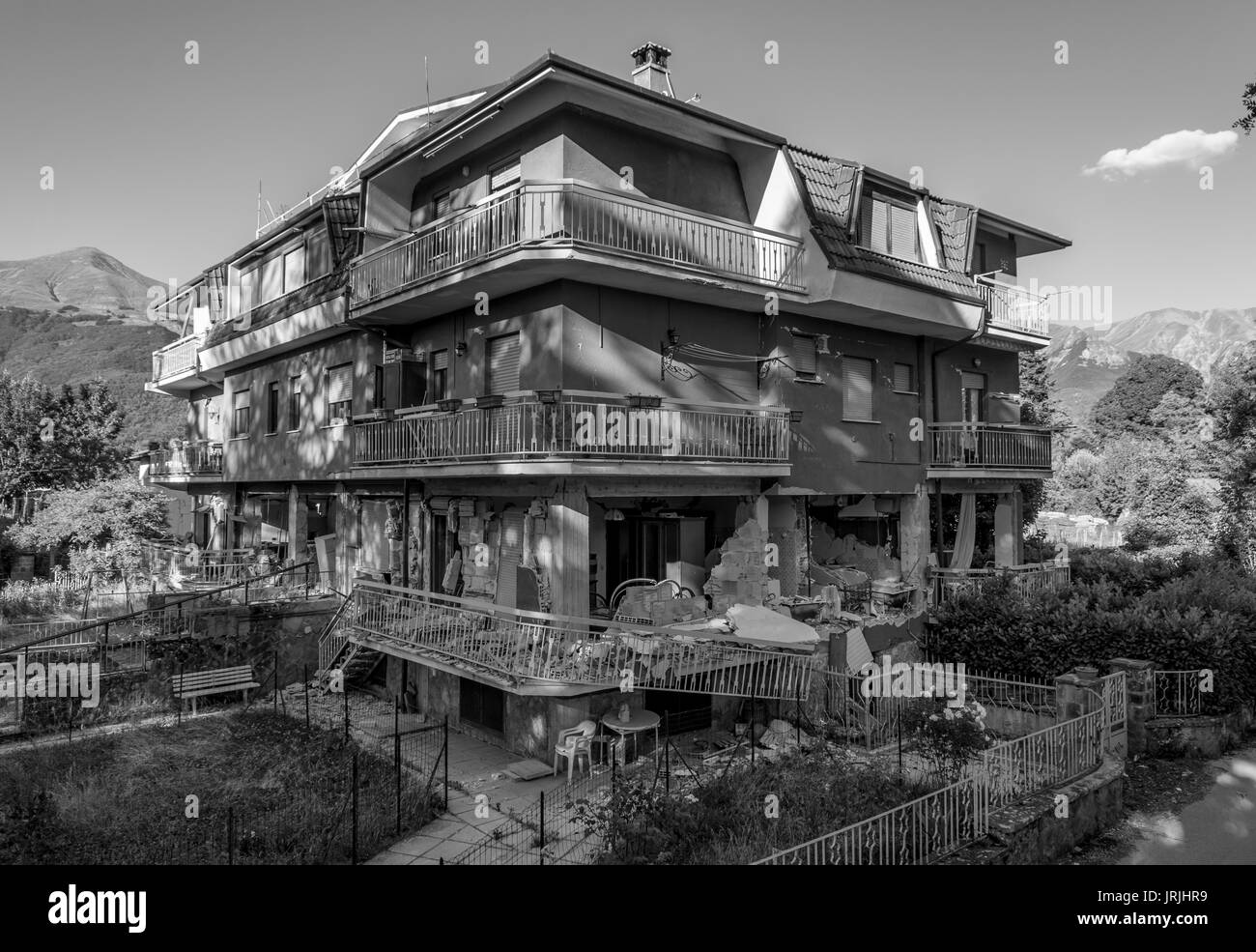 Trümmer des Erdbebens, das die Stadt Reggio Emilia in der Region Latium in Italien getroffen. Das starke Erdbeben am 24. August 2016 statt. Stockfoto