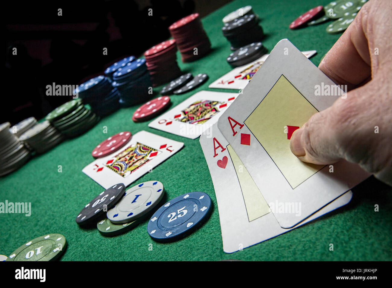 Karten Poker Deck Englisch, Karten gewinnen das Spiel mit zwei Asse Stockfoto