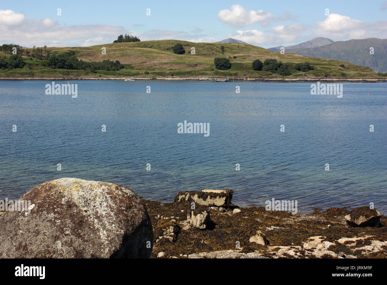 Blick über Loch Linnhe an shuna Insel. Argyll. Schottland. Stockfoto