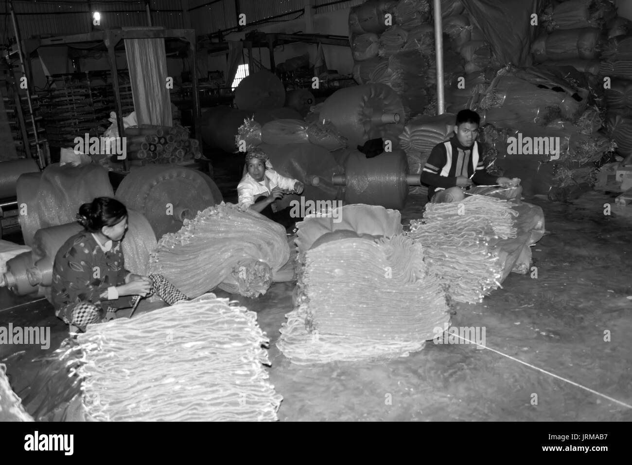 HAI DUONG, VIETNAM, Januar, 5: Arbeitnehmer in der Textil- Mühle am Januar 5, 2014 in Hai Duong, Vietnam Stockfoto