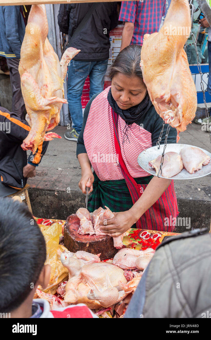 Hühner auf Verkauf in Street Market, Shillong, Meghalaya, Indien Stockfoto