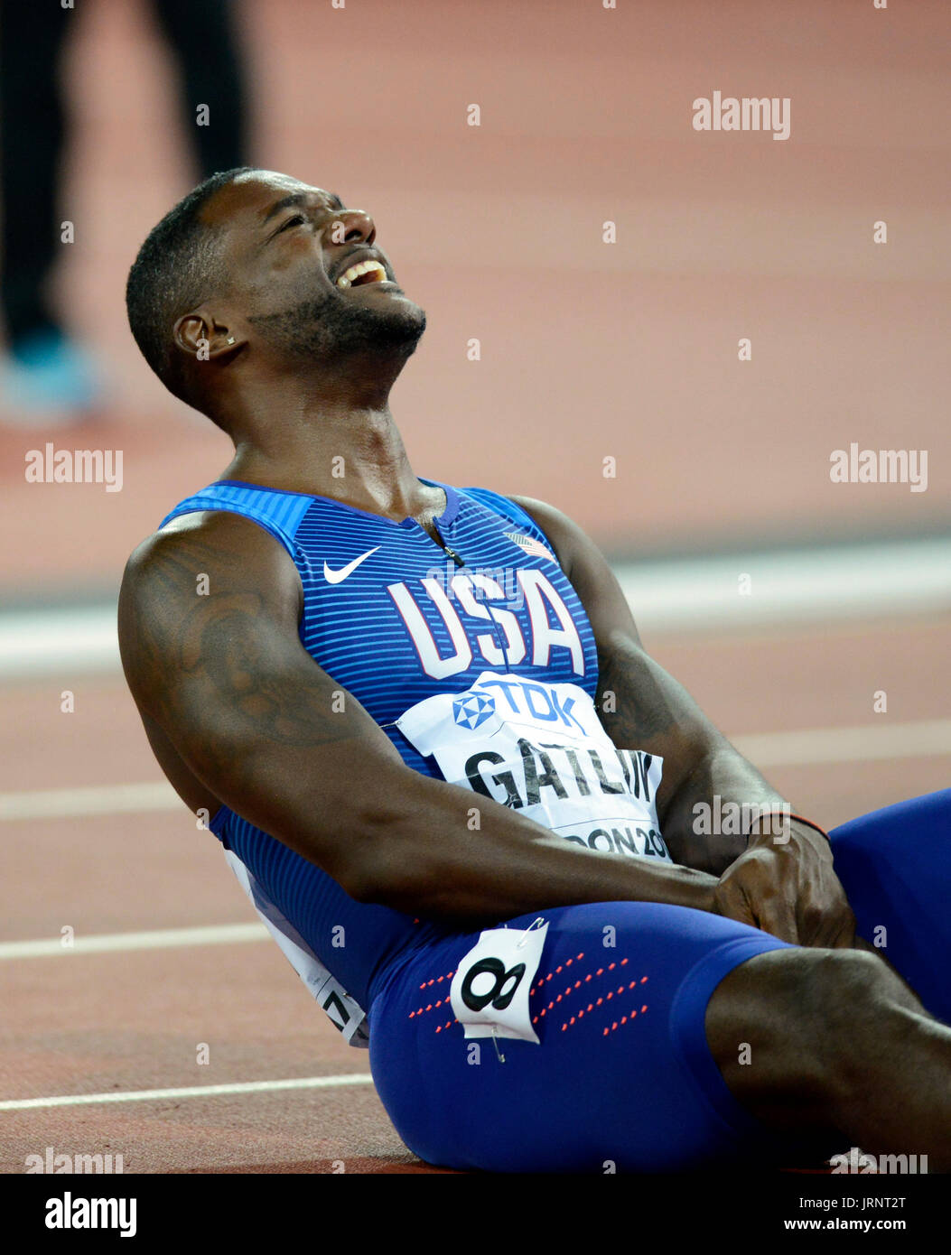 London, UK. 5. August 2017. Justin Gatlin (USA) gewinnt den Wettbewerb über die Lieblings Usain Bolt (JAM) an die IAAF Leichtathletik Weltmeisterschaften - London 2017 Credit: Mariano Garcia/Alamy Live News Stockfoto