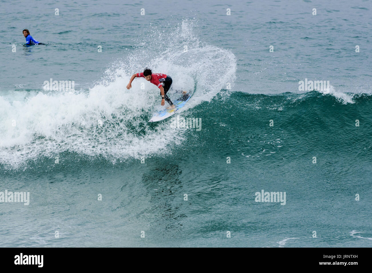 Huntington Beach, FL, USA. 5. August 2017. Ehemalige Gewinner Hiroto Ohhara (JPN) konkurriert in Runde 5 an den 2017 VANS uns Open of Surfing. Bildnachweis: Benjamin Ginsberg/Alamy Live-Nachrichten. Stockfoto