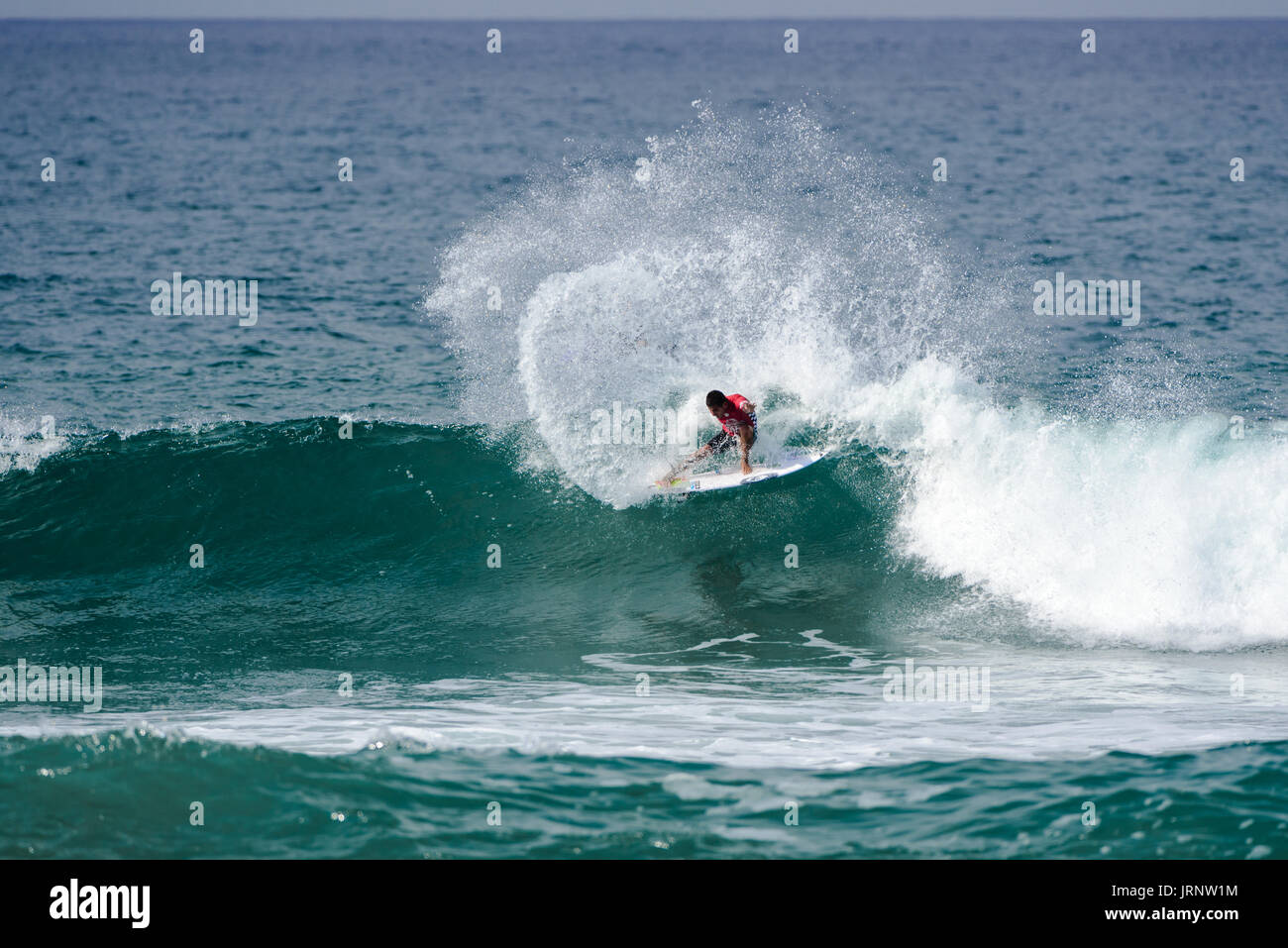 Huntington Beach, FL, USA. 5. August 2017. Verteidigende Meister Filipe Toledo (BRA) macht seinen Weg ins Viertelfinale bei den 2017 VANS uns Open of Surfing. Bildnachweis: Benjamin Ginsberg/Alamy Live-Nachrichten. Stockfoto