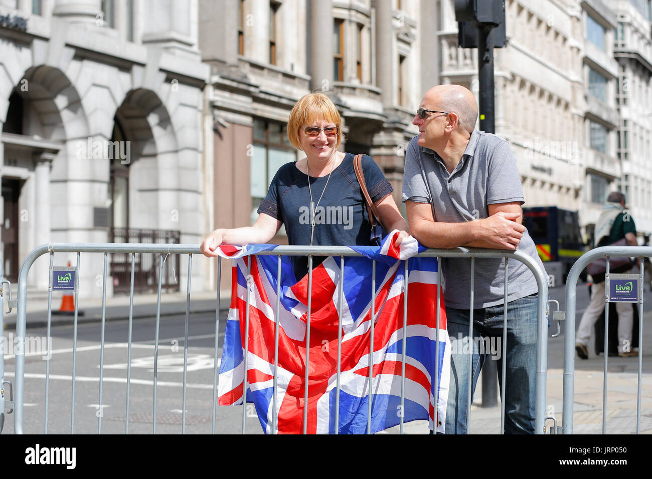 Stratford, London, UK. 6. August 2017. Leichtathletik-WM IAAF WM-Marathon Sonntag August. Läufer aus allen Teilen der Welt sind in der iaaf Marathon in London. England wieder in das Zentrum der Welt Klasse Sportveranstaltung. Europa, England, London Stratford Olympic Village Sportereignis 2017. Mo Farah letzte Rennen. mens Marathon iaaf 2017 London 6. August. Stockfoto